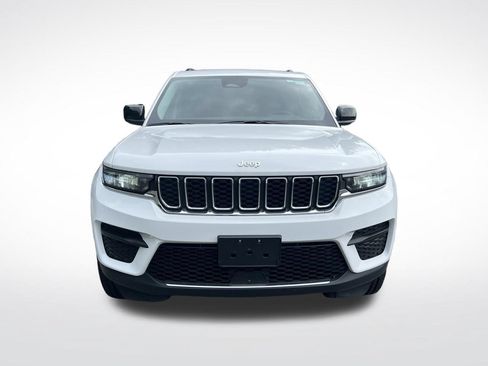 Used 2023 Jeep Grand Cherokee Laredo AWD/4WD image 9
