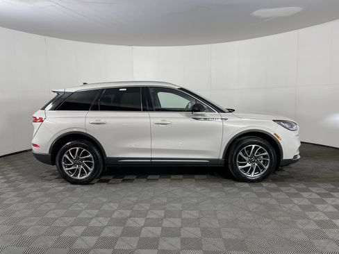 Used 2022 Lincoln Corsair AWD w/ Equipment Group 101A image 5