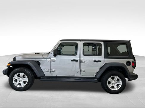 Used 2019 Jeep Wrangler Unlimited Sport S AWD/4WD image 2