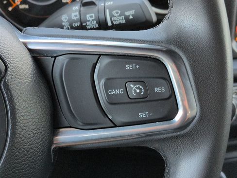 Used 2023 Jeep Wrangler Unlimited Sahara AWD/4WD image 26