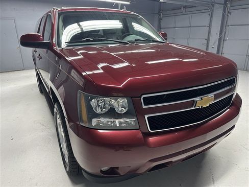 Used 2008 Chevrolet Suburban LT AWD/4WD image 14