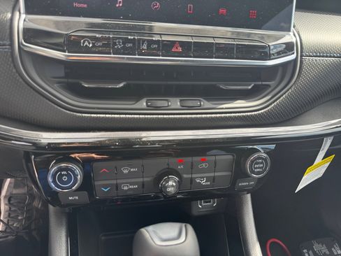 New 2026 Jeep Compass Latitude AWD/4WD image 20