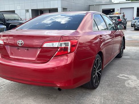 Used 2013 Toyota Camry LE image 3