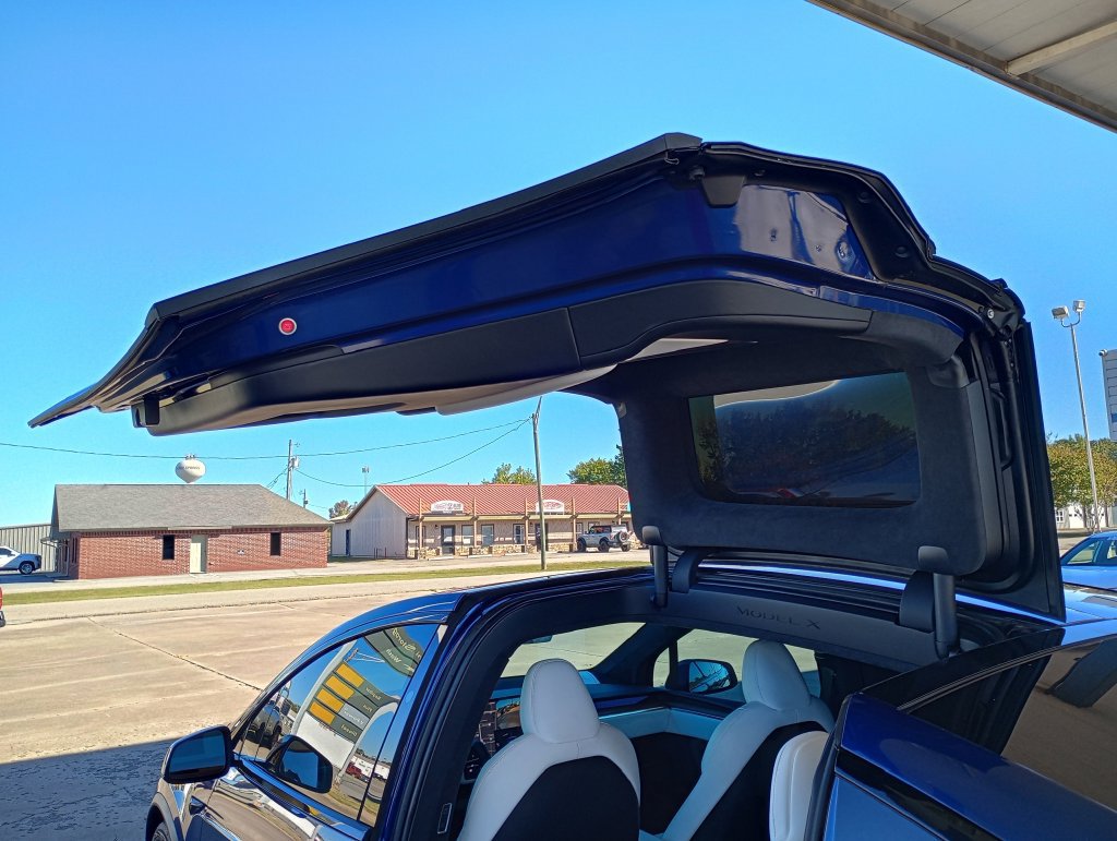 Used 2022 Tesla Model X AWD/4WD image 32
