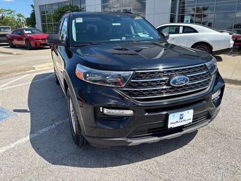 Used 2024 Ford Explorer XLT w/ Equipment Group 202A AWD/4WD image 8