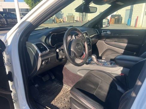 Used 2017 Jeep Grand Cherokee Trailhawk w/ Trailhawk Luxury Group AWD/4WD image 3