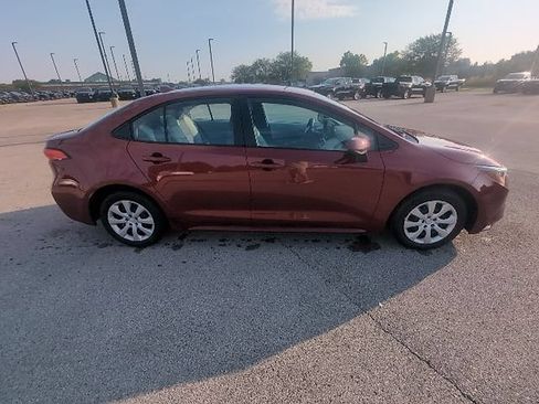 Used 2026 Toyota Corolla LE FWD image 2
