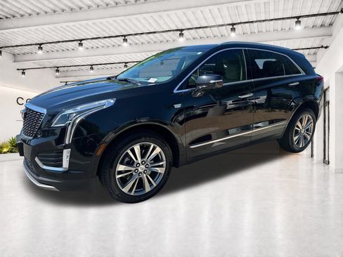 Certified 2023 Cadillac XT5 Premium Luxury w/ Technology Package FWD image 4