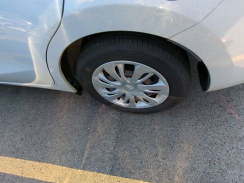 Used 2019 Toyota Yaris L FWD image 5