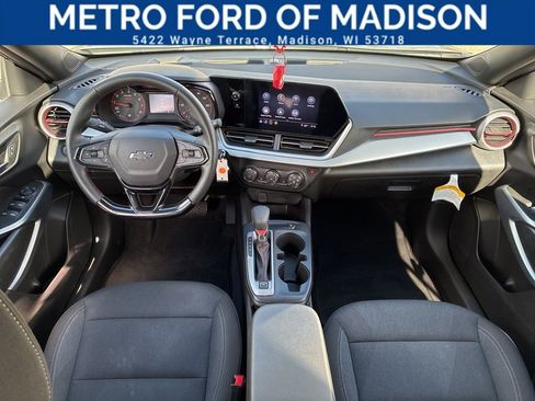Used 2025 Chevrolet Trax RS w/ Driver Confidence Package FWD image 15