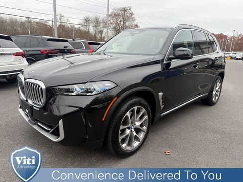 Used 2024 BMW X5 xDrive40i w/ Premium Package image 4