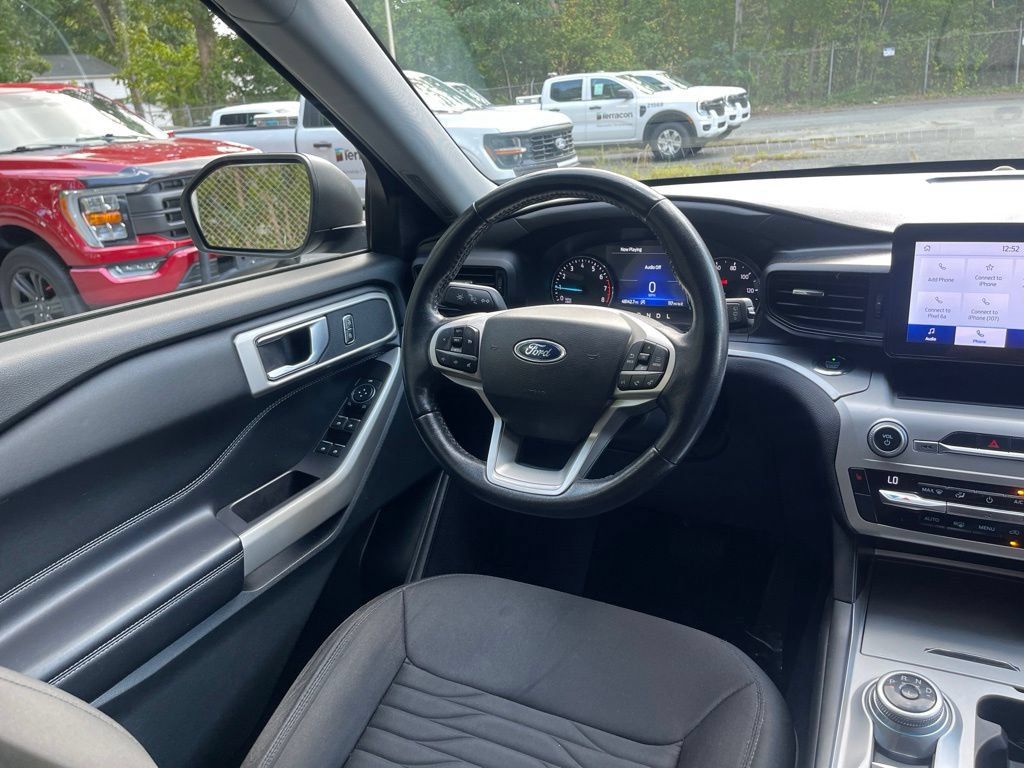 Used 2021 Ford Explorer XLT RWD image 9