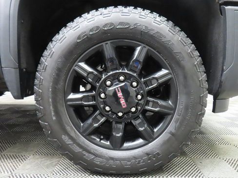 Used 2025 GMC Sierra 2500 AT4 w/ AT4 Premium Plus Package image 8