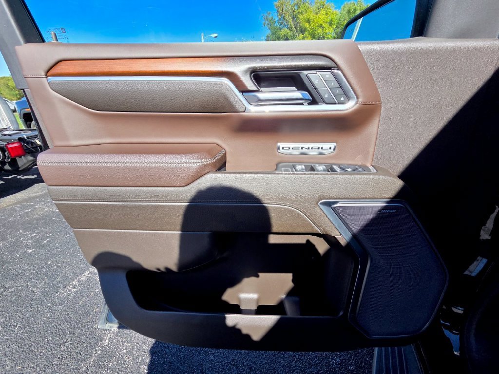 Used 2025 GMC Sierra 1500 Denali AWD/4WD image 14