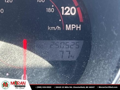 Used 2008 Pontiac Vibe w/ Sun And Sound Package FWD image 20