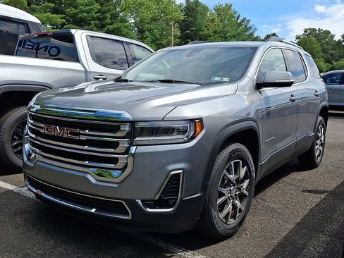 Certified 2023 GMC Acadia SLT AWD/4WD image 3