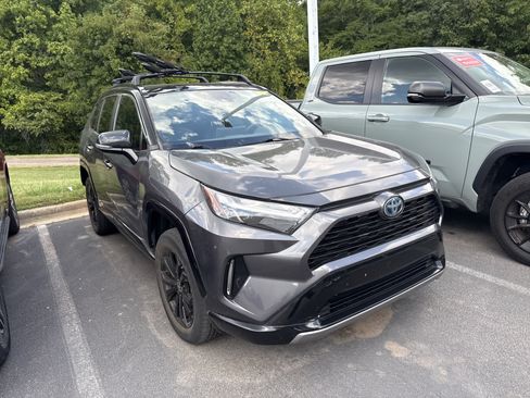 Used 2022 Toyota RAV4 XSE AWD/4WD image 39