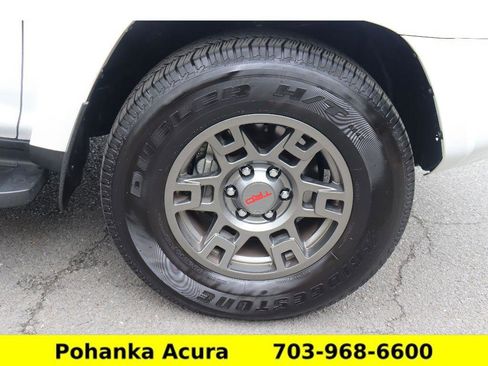 Used 2024 Toyota 4Runner TRD Off-Road Premium AWD/4WD image 40