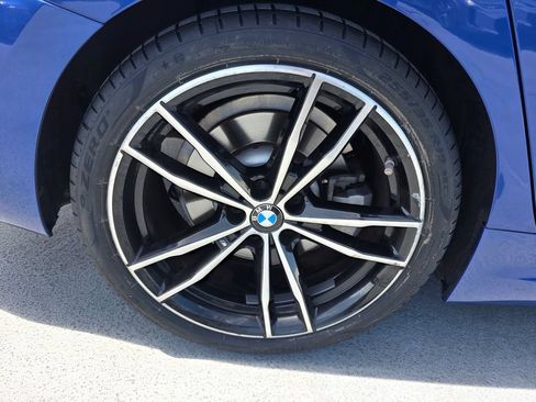 Used 2022 BMW 330i Sedan w/ M Sport Package RWD image 16