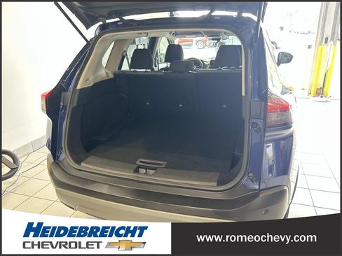Used 2021 Nissan Rogue SV AWD/4WD image 15