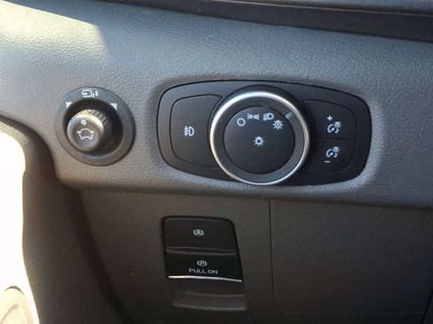 Used 2023 Ford Transit 350 XLT image 22