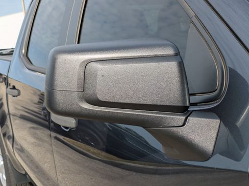 Used 2020 Chevrolet Silverado 1500 Custom w/ Custom Value Package image 12