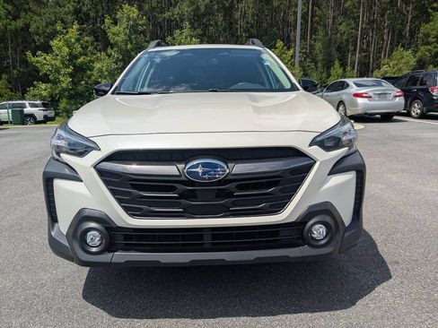 Certified 2025 Subaru Outback Premium AWD/4WD image 10