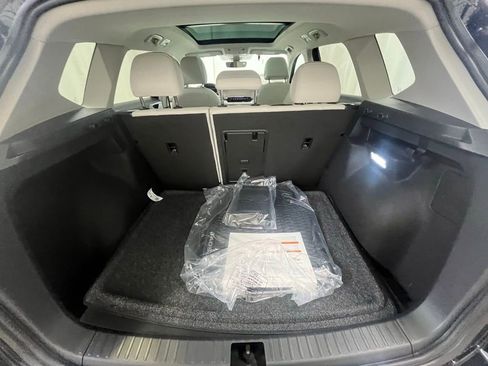 New 2025 Volkswagen Taos SE image 27