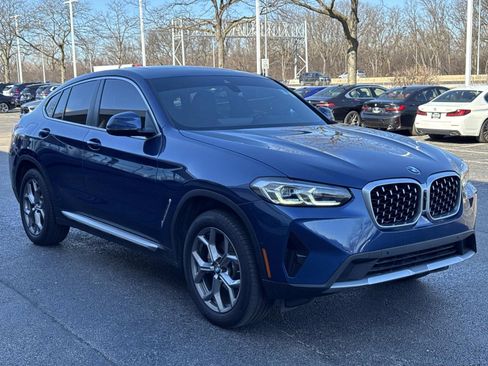 Used 2024 BMW X4 xDrive30i w/ Premium Package image 3