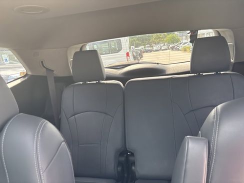 Used 2019 Buick Enclave Premium w/ Experience Buick Package image 27