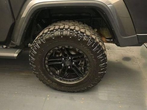 Used 2020 Jeep Gladiator Sport w/ Quick Order Package 24S AWD/4WD image 9