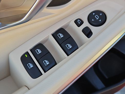 Used 2023 BMW 330i Sedan w/ Driving Assistance Package image 23