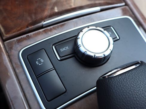 Used 2013 Mercedes-Benz E 350 BlueTEC Sedan image 31