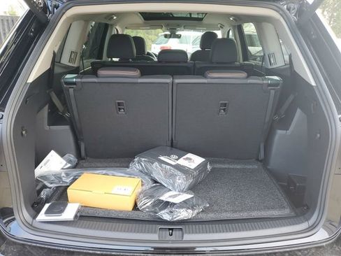 New 2026 Volkswagen Atlas Peak Edition image 9