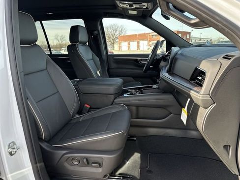 New 2026 Chevrolet Tahoe Premier w/ Sun And Tow Package AWD/4WD image 28