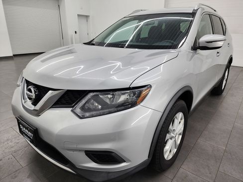 Used 2016 Nissan Rogue SV image 6