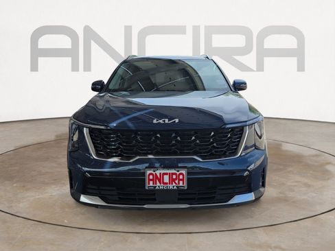 Certified 2025 Kia Sorento S w/ Panoramic Sunroof Package image 3