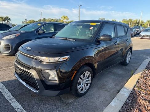 Used 2022 Kia Soul LX FWD image 1