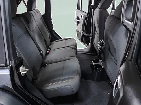 Used 2024 Jeep Wrangler Unlimited Sport AWD/4WD image 30