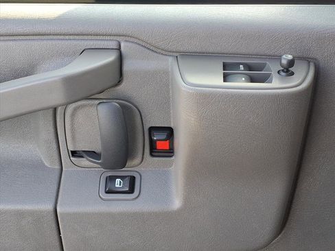 Used 2024 GMC Savana 2500 w/ Driver Convenience Package image 4
