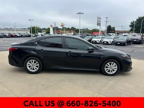 Used 2025 Toyota Camry LE FWD image 5