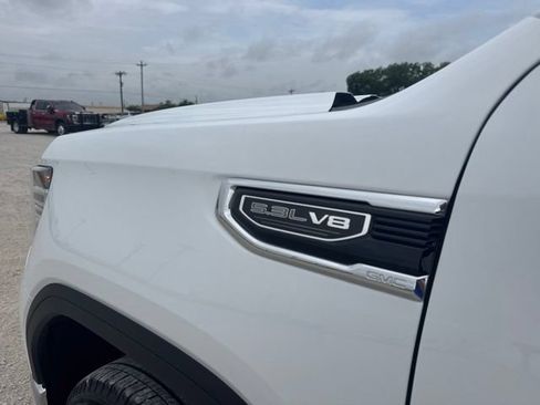 Used 2025 GMC Sierra 1500 SLT RWD image 10