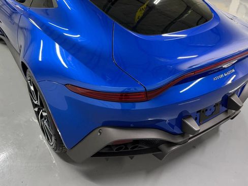 Used 2020 Aston Martin V8 Vantage Coupe image 19