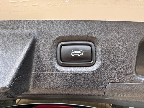 Certified 2023 Hyundai Santa Fe Limited FWD image 18