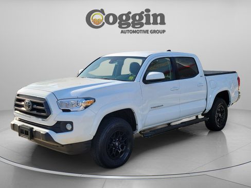 Used 2022 Toyota Tacoma SR5 image 2