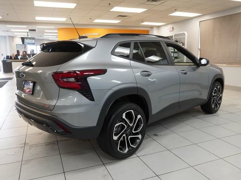 Certified 2024 Chevrolet Trax RS w/ Driver Confidence Package image 11