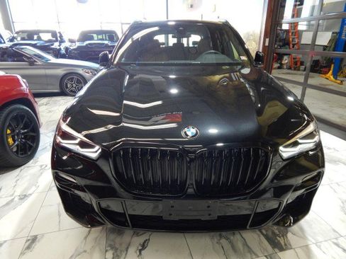 Used 2021 BMW X5 xDrive40i w/ M Sport Package image 3