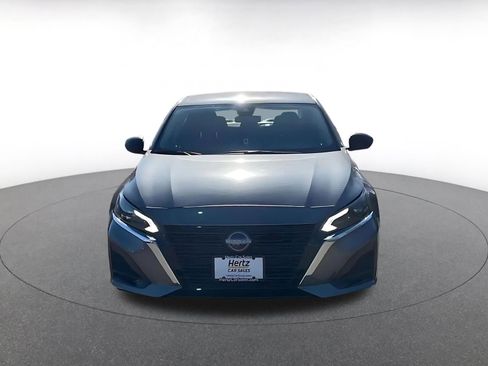 Used 2025 Nissan Altima 2.5 SV image 4