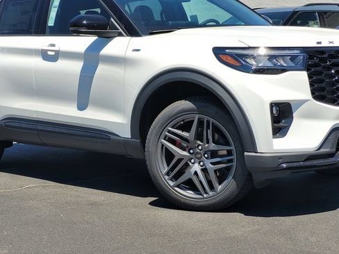 New 2026 Ford Explorer ST-Line w/ ST-Line Street Pack AWD/4WD image 2