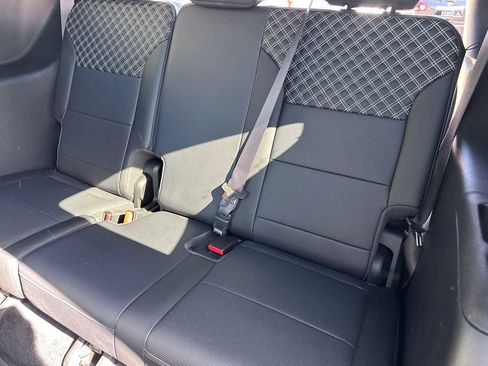 Used 2024 GMC Acadia Denali image 32